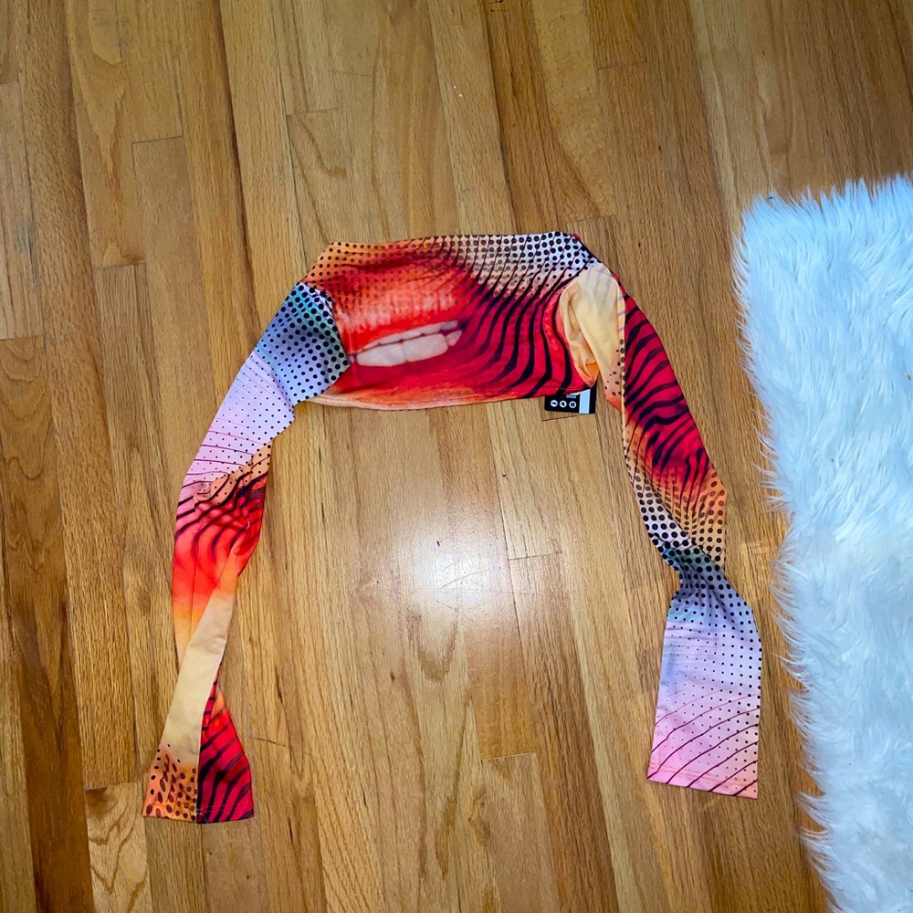 COPY - Jaded London. Awesome open back long sleeve crop top. Cool pattern